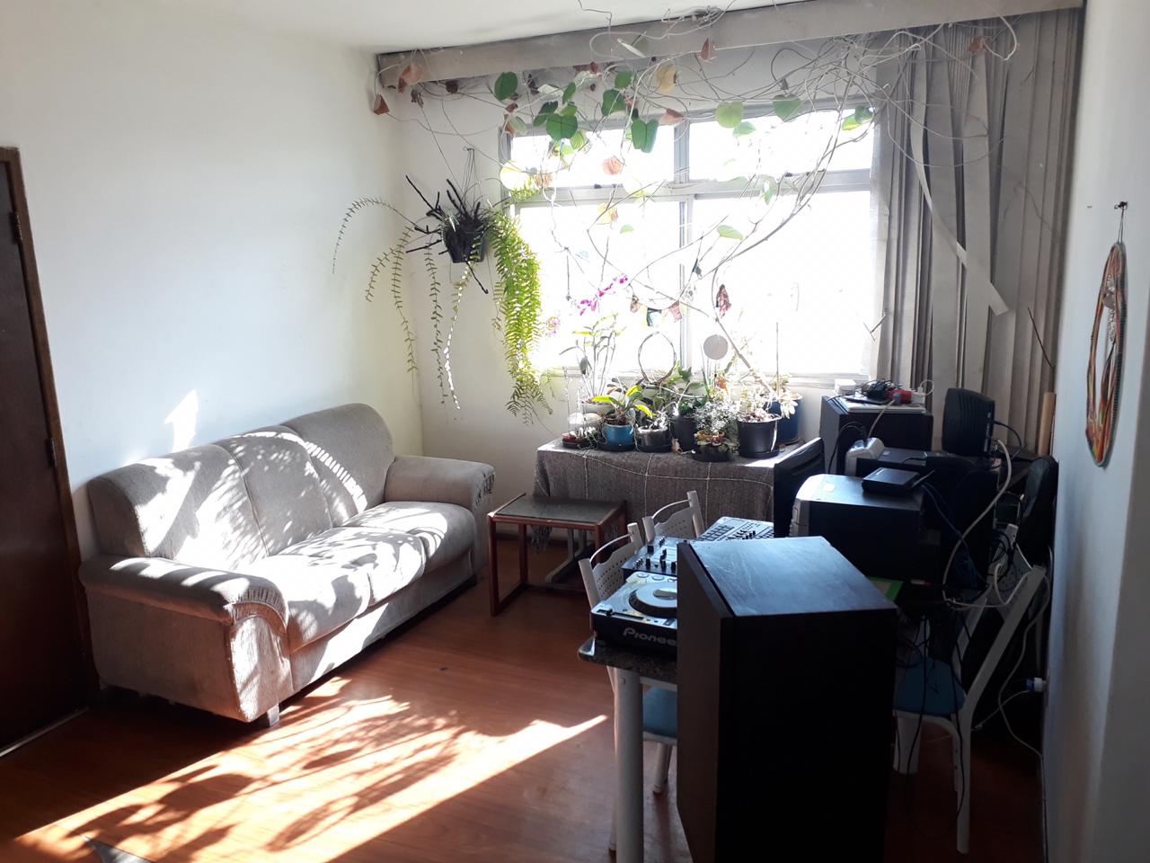 Apartamento à venda com 3 quartos, 107m² - Foto 1