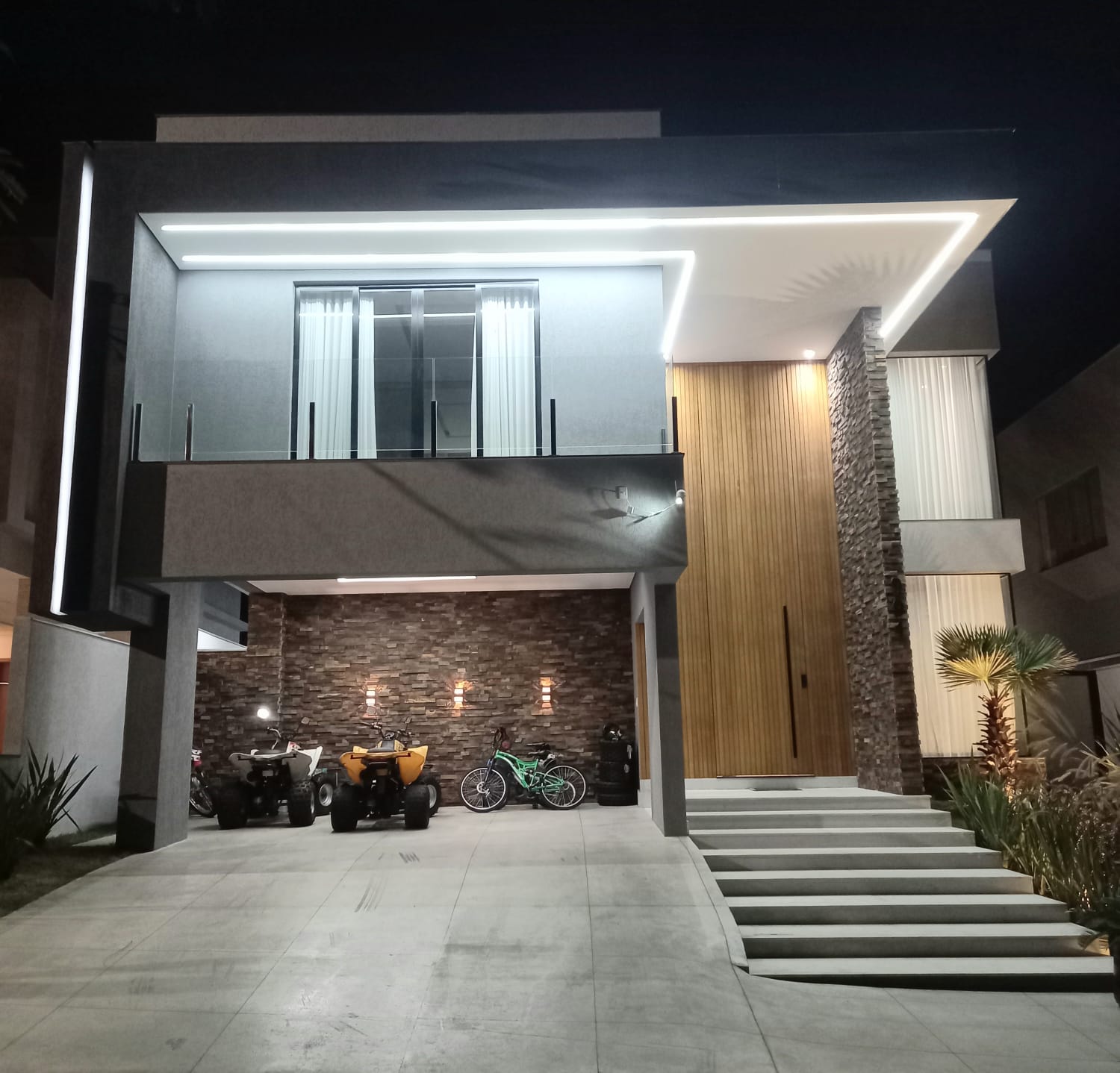 Casa de Condomínio à venda com 5 quartos, 327m² - Foto 1