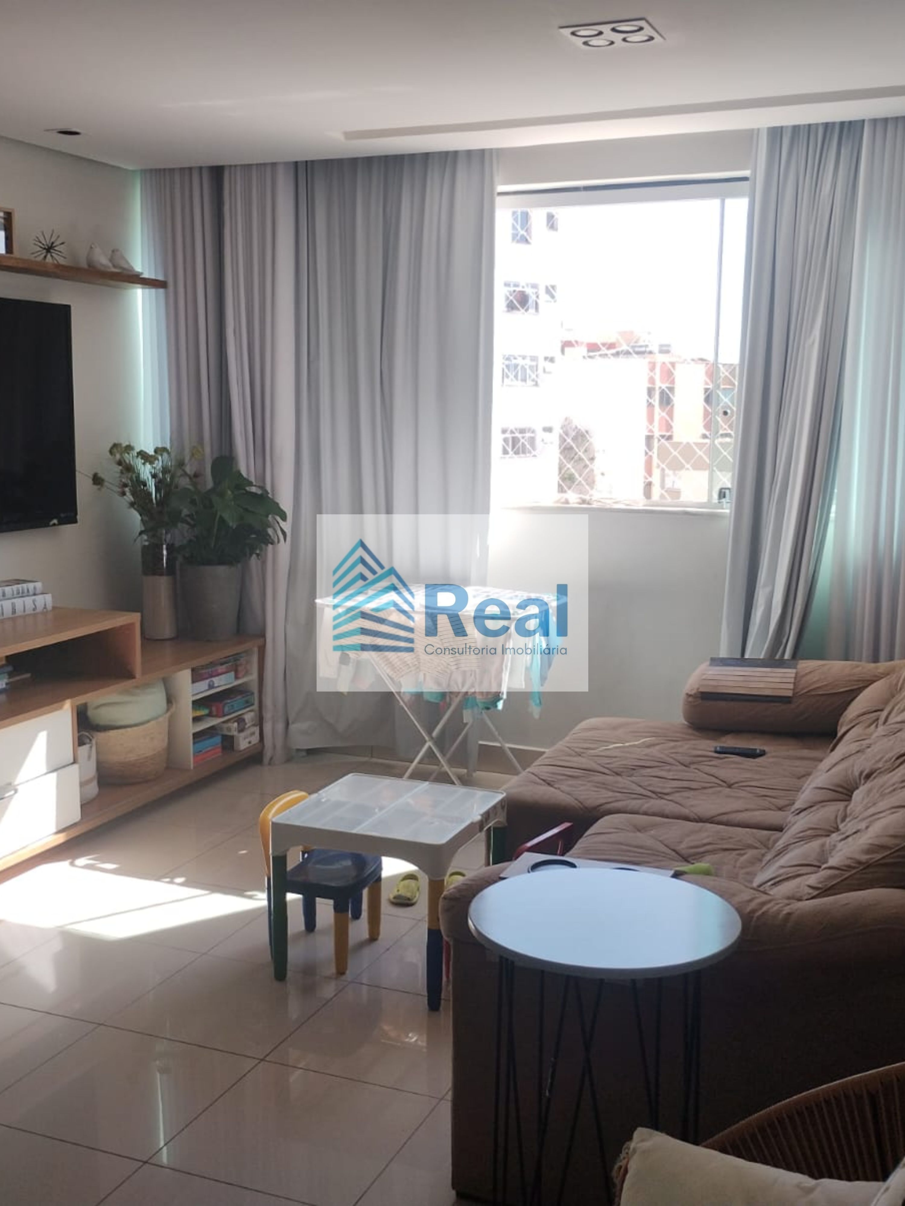 Apartamento à venda com 3 quartos, 95m² - Foto 4