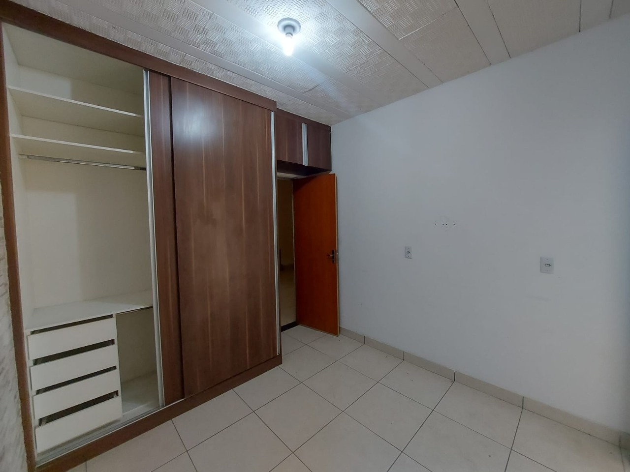 Casa à venda com 3 quartos, 90m² - Foto 12