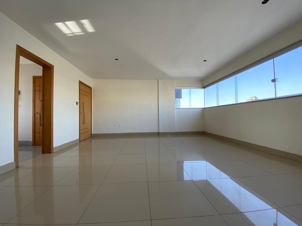 Apartamento à venda com 4 quartos, 110m² - Foto 2