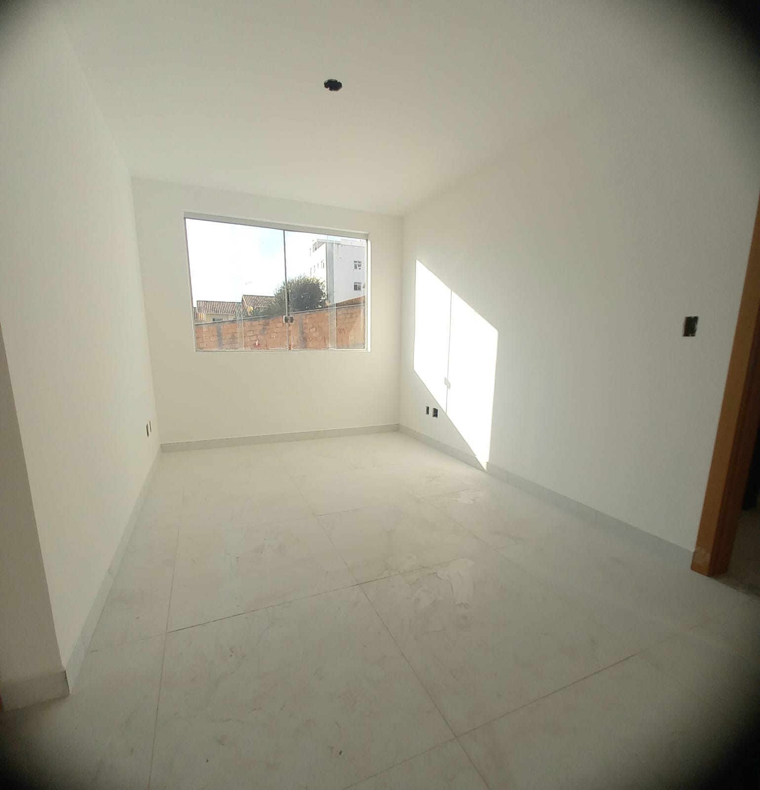 Apartamento à venda com 2 quartos, 62m² - Foto 2