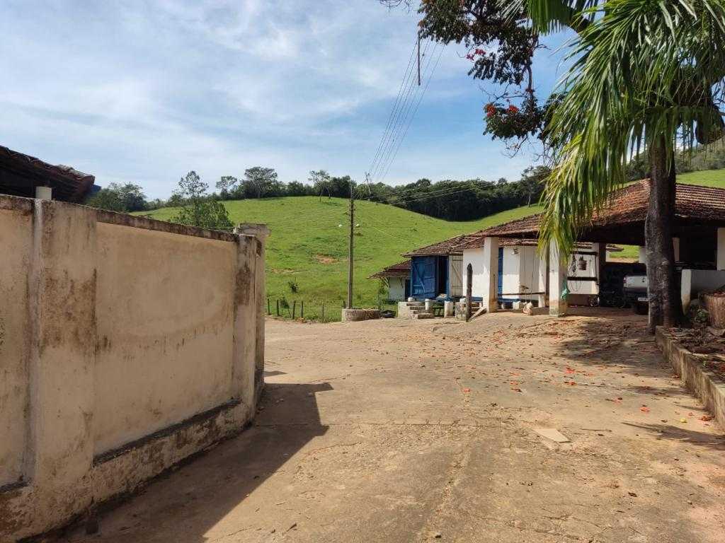 Chácara à venda com 4 quartos, 3270000m² - Foto 22