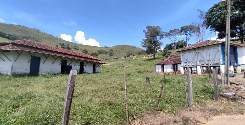 Chácara à venda com 4 quartos, 3270000m² - Foto 21