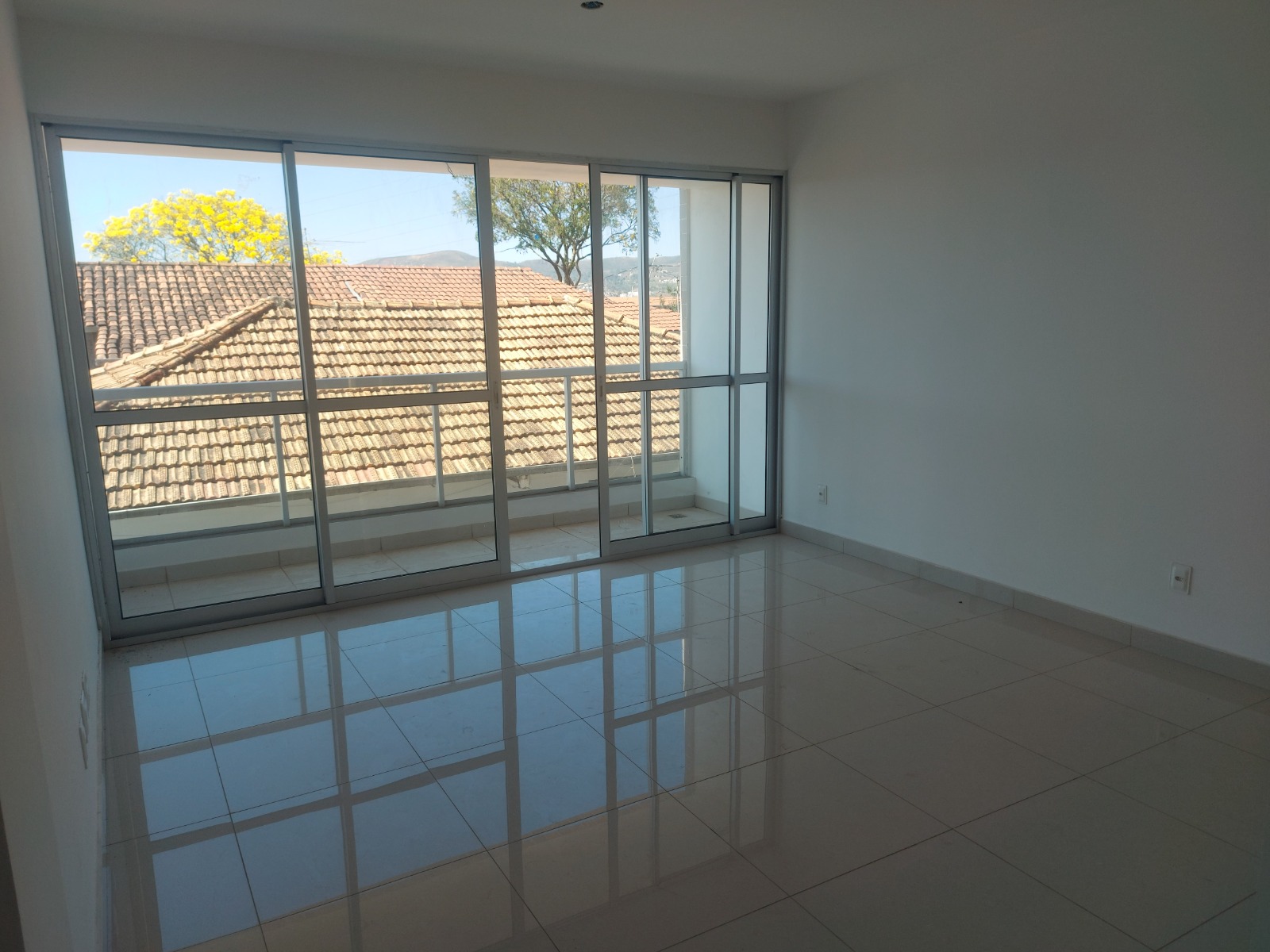 Apartamento à venda com 3 quartos, 124m² - Foto 1