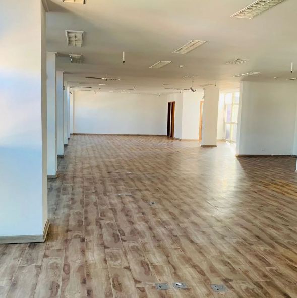 Conjunto Comercial-Sala para alugar com 1 quarto, 378m² - Foto 1