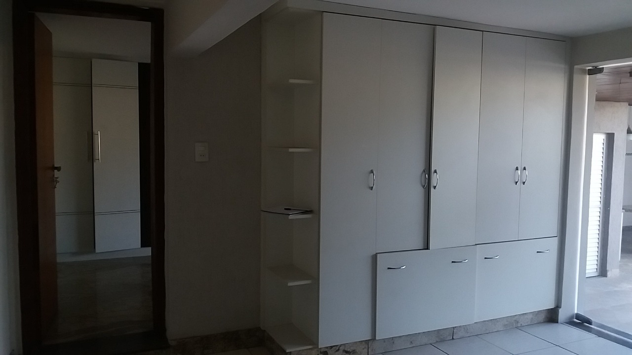 Casa à venda com 4 quartos, 250m² - Foto 6