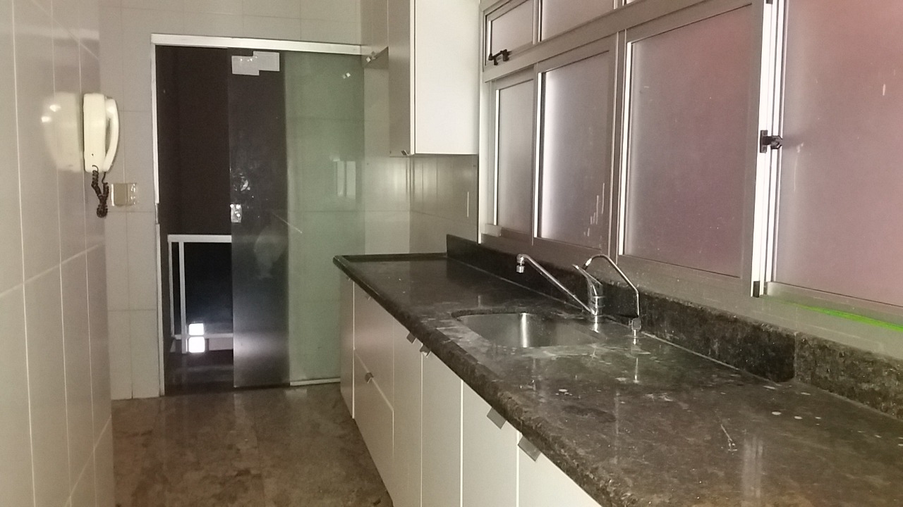 Casa à venda com 4 quartos, 250m² - Foto 17