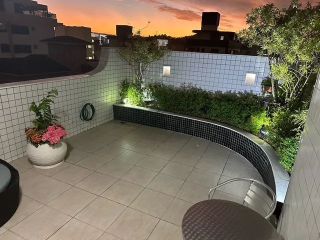 Apartamento à venda com 4 quartos, 247m² - Foto 1