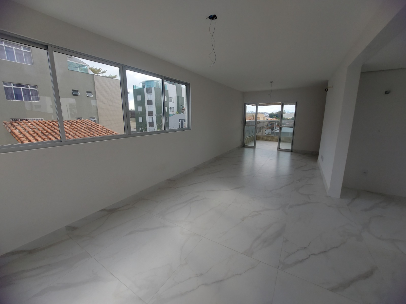 Apartamento à venda com 4 quartos, 140m² - Foto 1