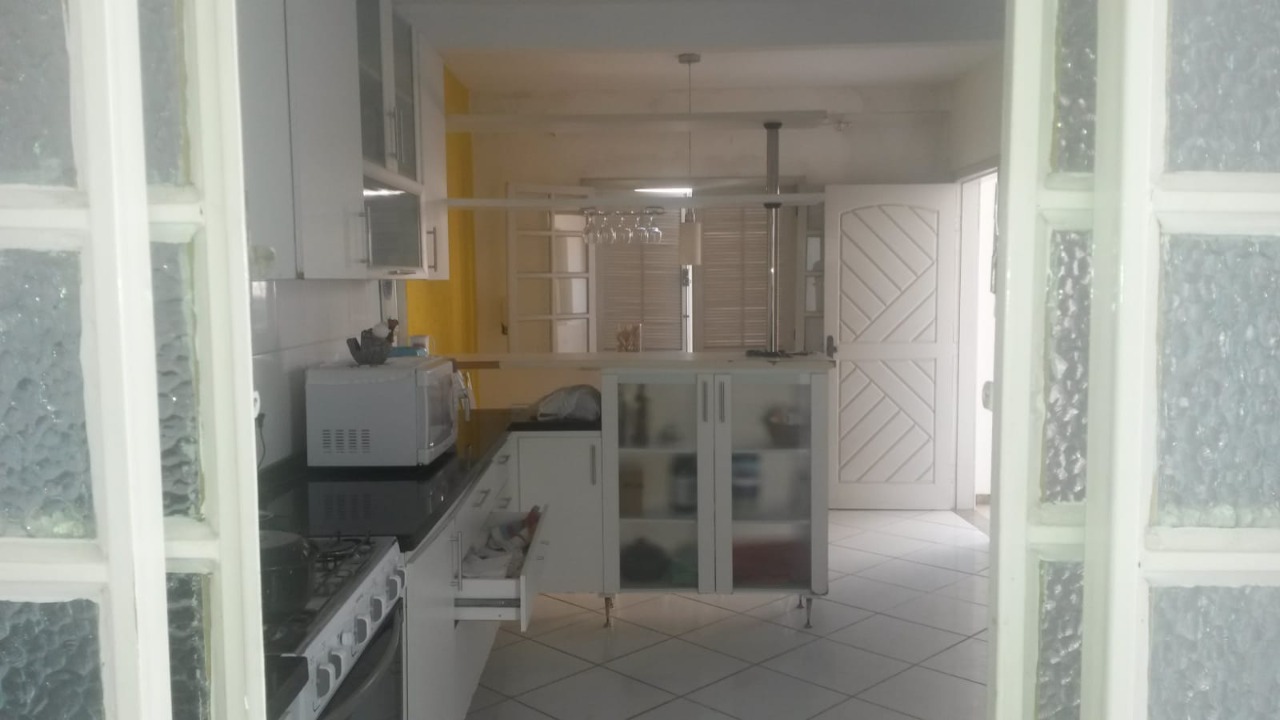 Casa à venda com 3 quartos, 250m² - Foto 7