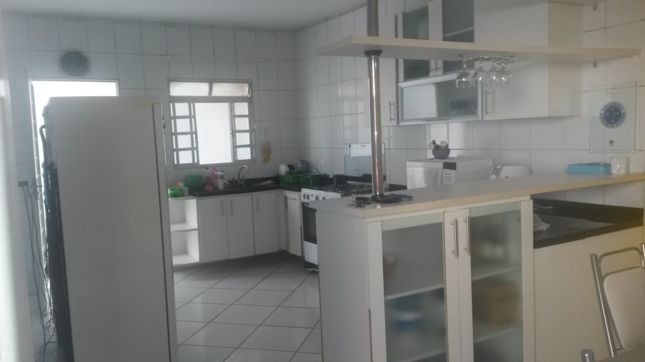 Casa à venda com 3 quartos, 250m² - Foto 8