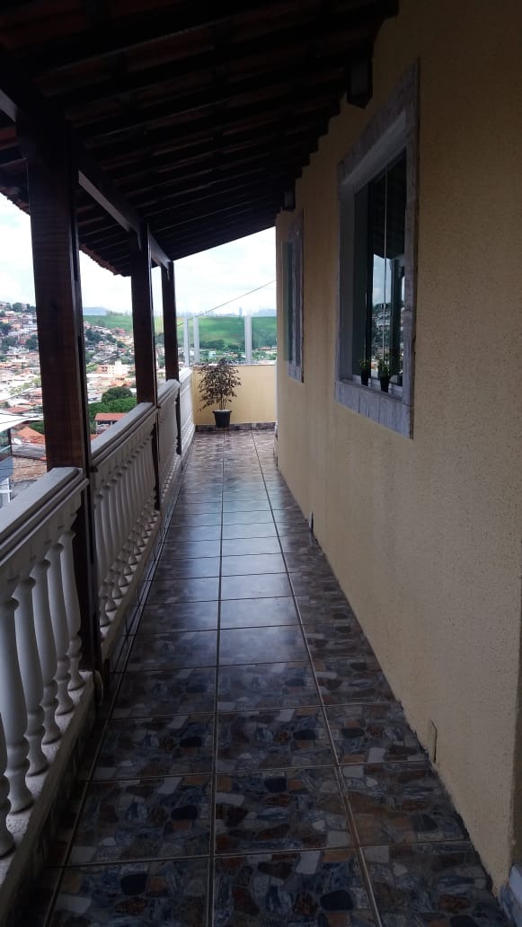 Casa à venda com 3 quartos, 360m² - Foto 2