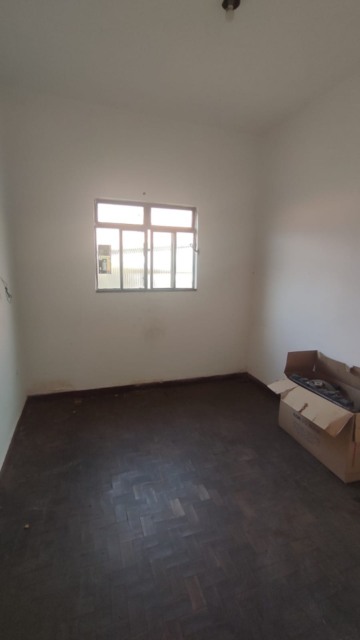 Casa à venda com 3 quartos, 360m² - Foto 3