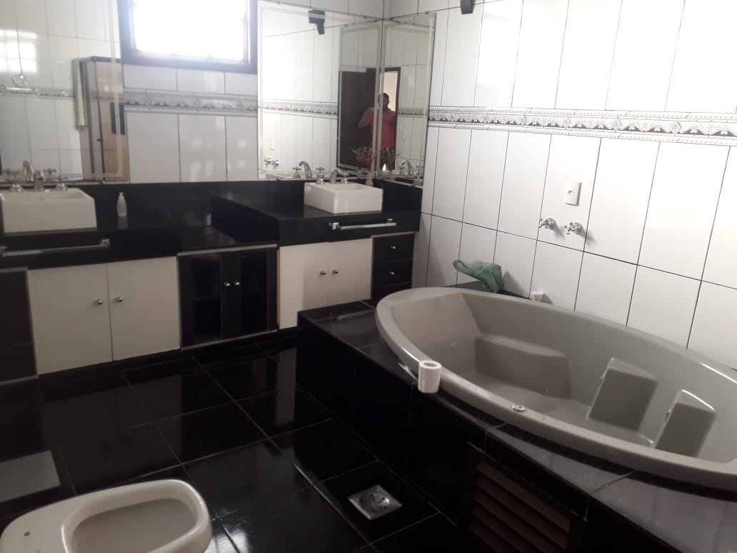 Casa à venda com 7 quartos, 500m² - Foto 4