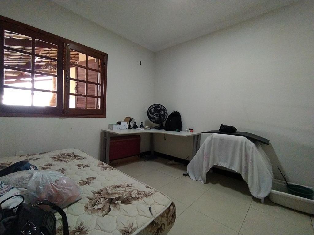 Casa à venda com 3 quartos, 360m² - Foto 2