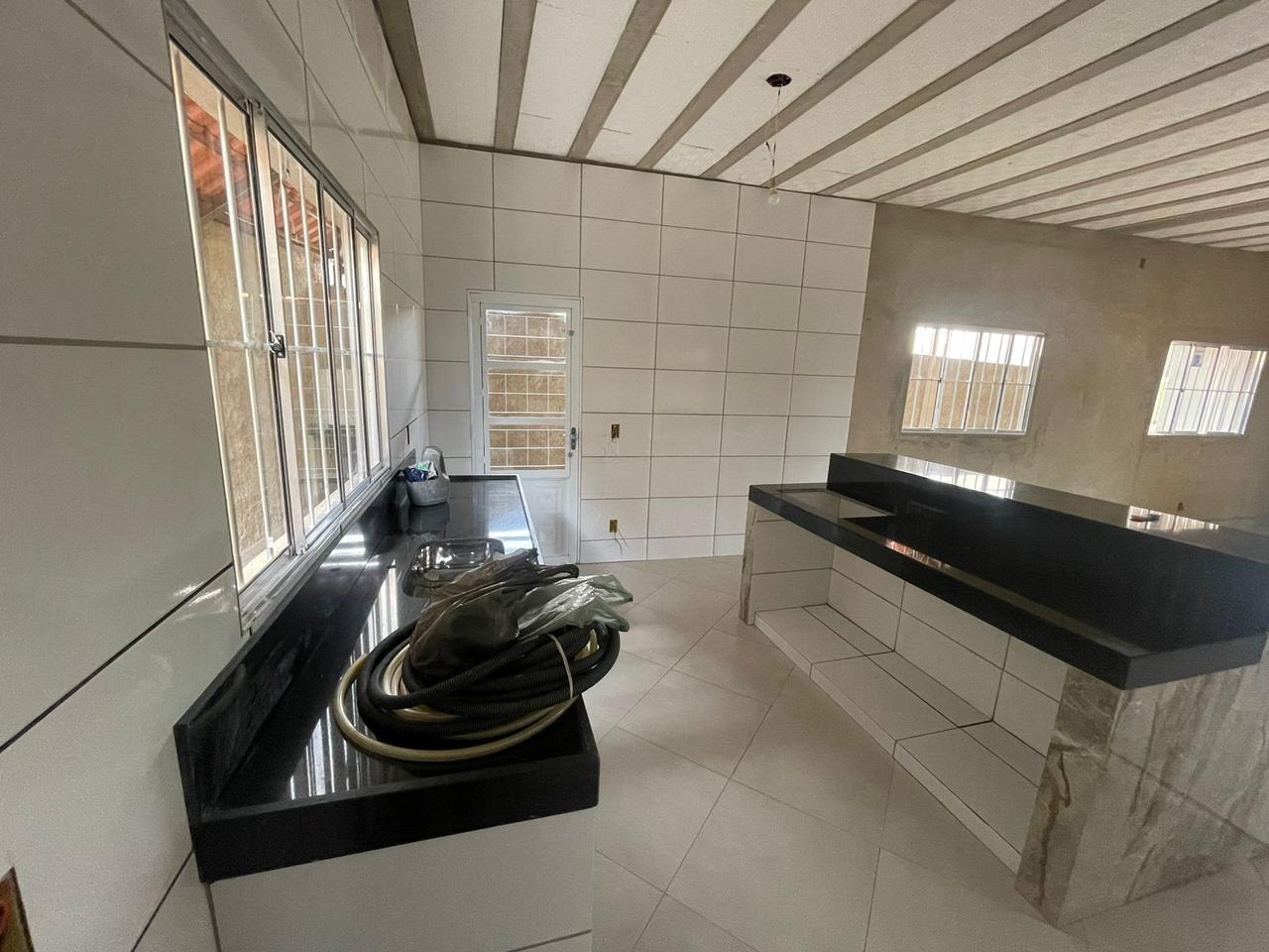 Casa à venda com 2 quartos, 150m² - Foto 11