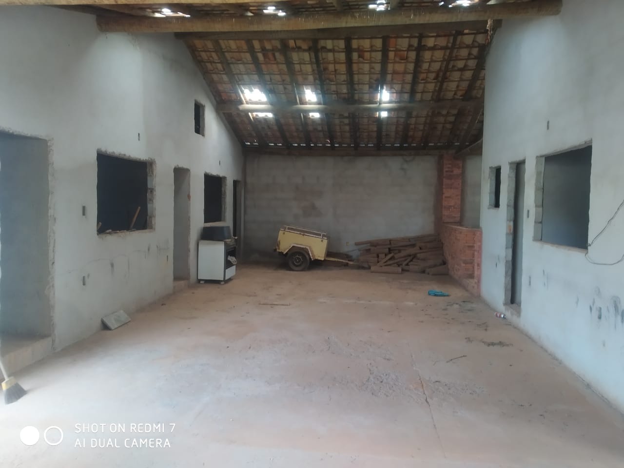 Casa à venda com 3 quartos, 360m² - Foto 1