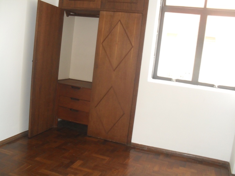 Apartamento à venda com 3 quartos, 125m² - Foto 2