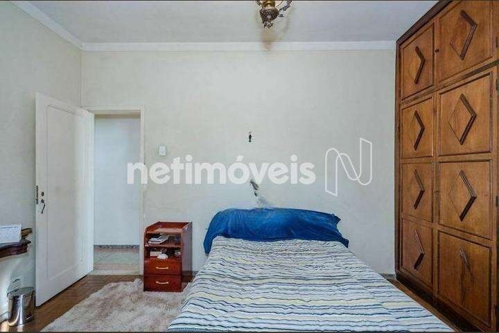 Casa à venda com 6 quartos, 220m² - Foto 5