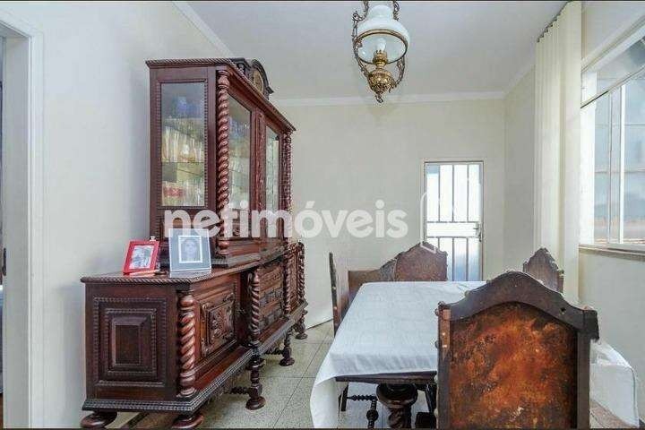 Casa à venda com 6 quartos, 220m² - Foto 10