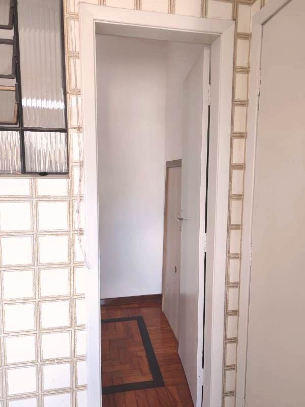 Apartamento à venda com 2 quartos, 70m² - Foto 3