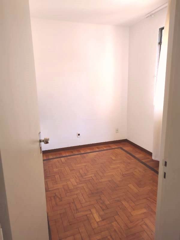 Apartamento à venda com 2 quartos, 70m² - Foto 1