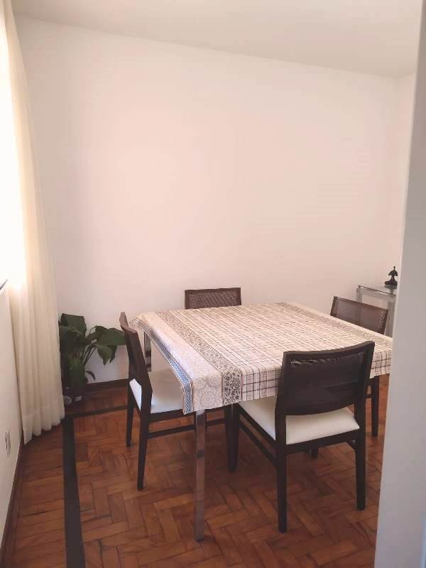 Apartamento à venda com 2 quartos, 70m² - Foto 2