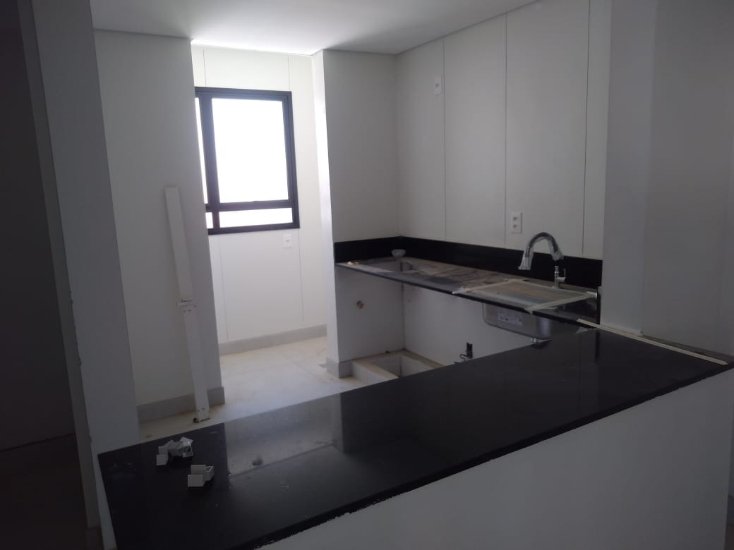 Apartamento à venda com 2 quartos, 67m² - Foto 2