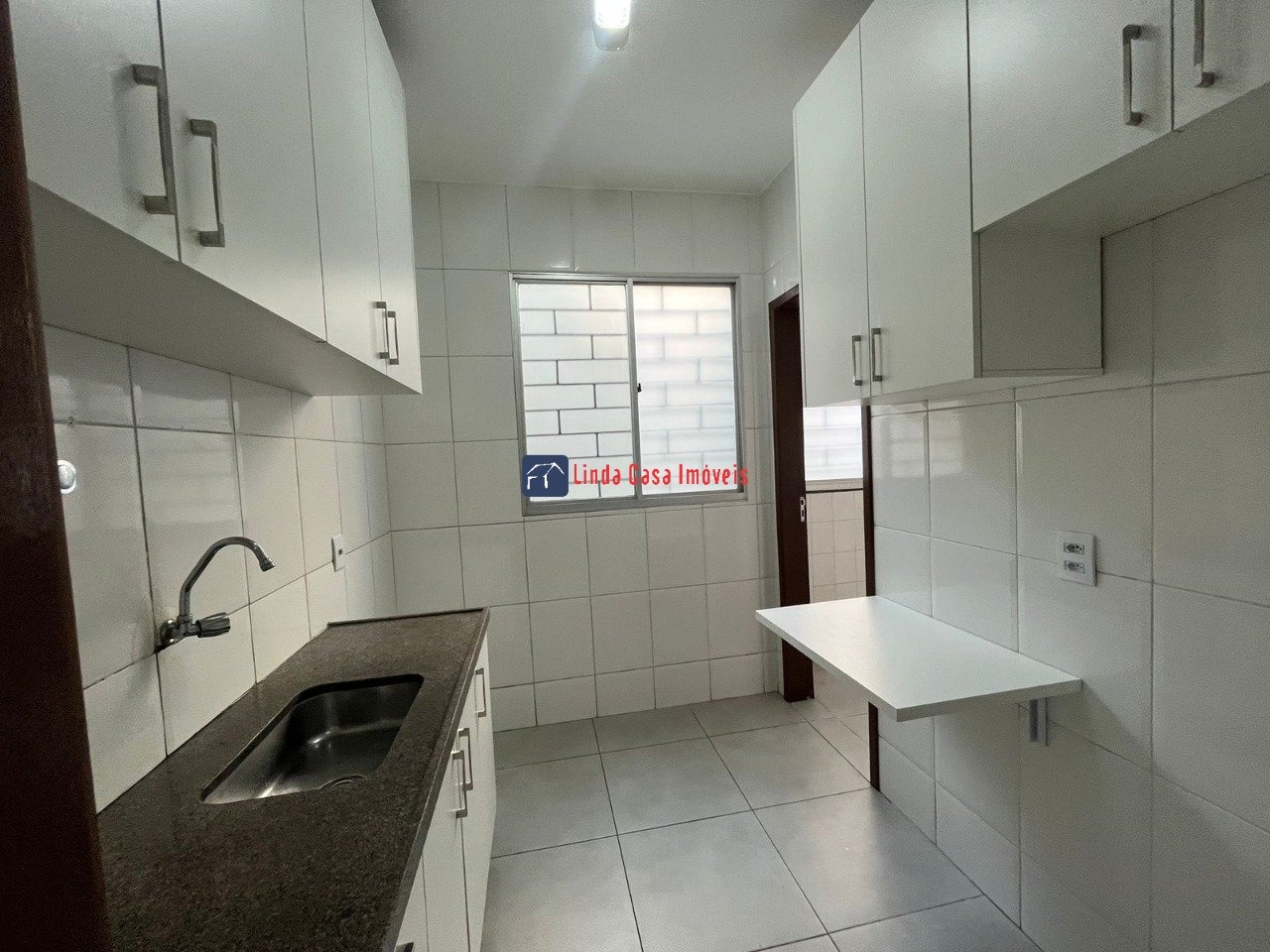 Apartamento à venda com 3 quartos, 75m² - Foto 2