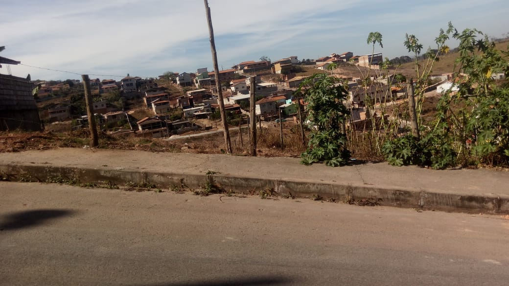 Terreno à venda, 300m² - Foto 1