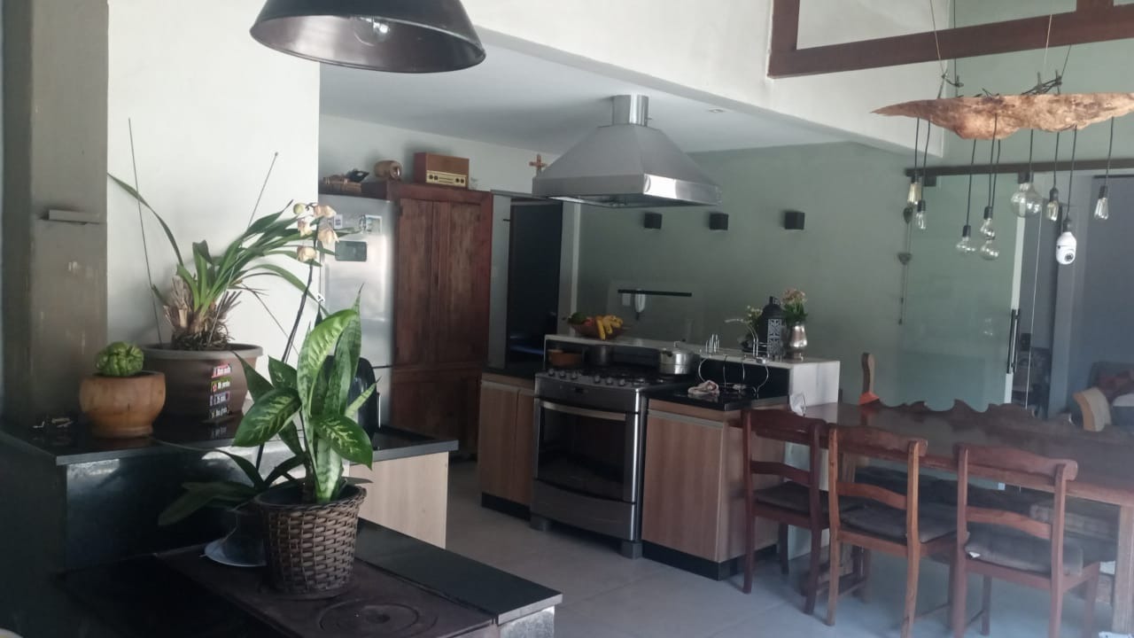 Casa à venda com 5 quartos, 314m² - Foto 4