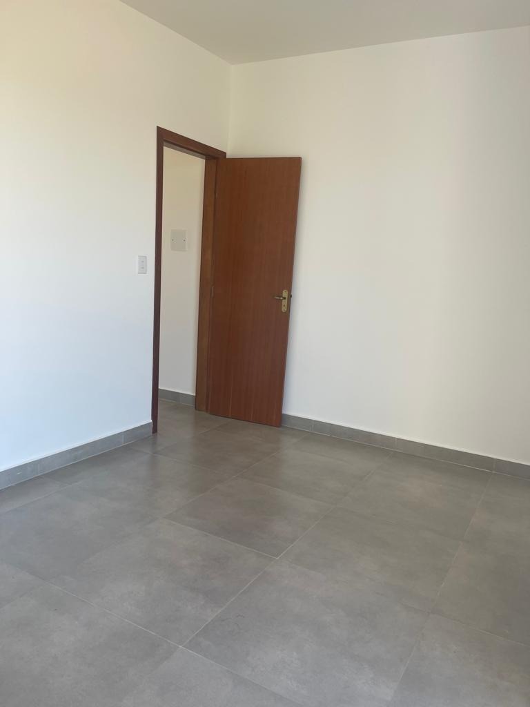 Casa à venda com 3 quartos, 104m² - Foto 9