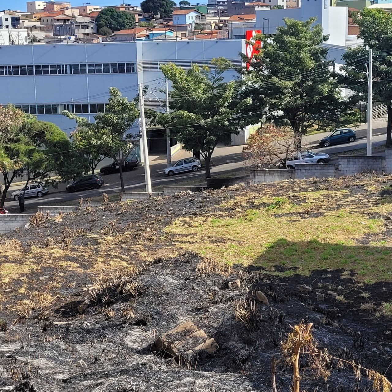 Terreno à venda, 1981m² - Foto 1