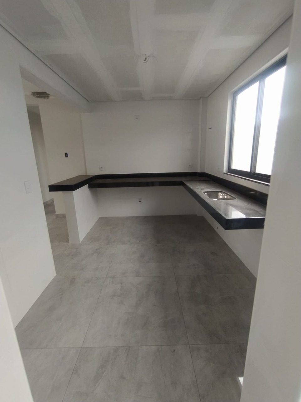 Apartamento à venda com 3 quartos, 92m² - Foto 4