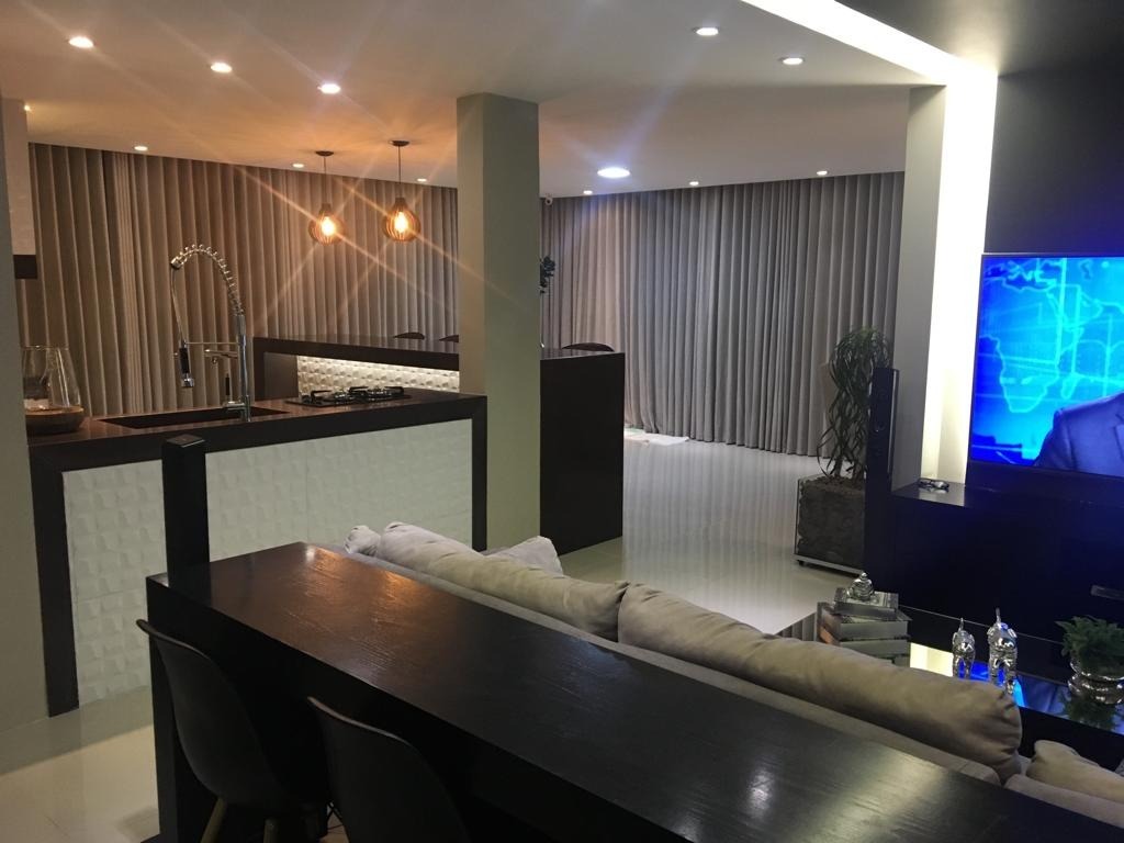 Cobertura à venda com 3 quartos, 180m² - Foto 1