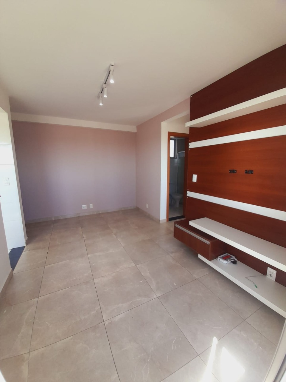 Apartamento à venda com 2 quartos, 56m² - Foto 2