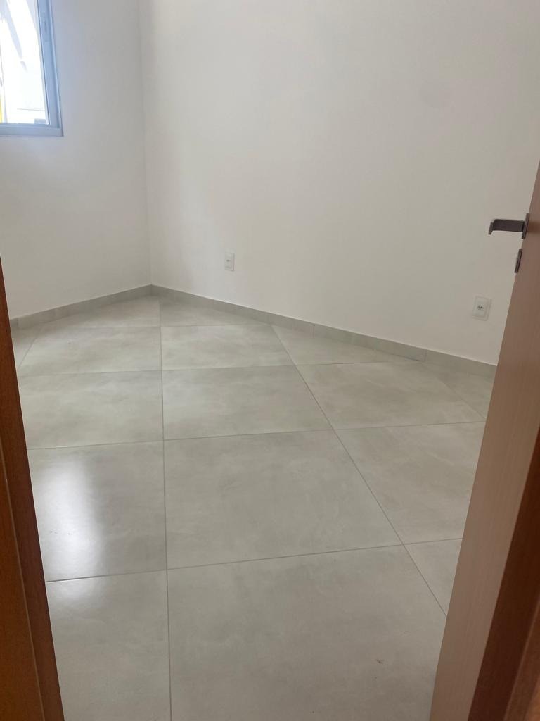 Casa à venda com 3 quartos, 65m² - Foto 3