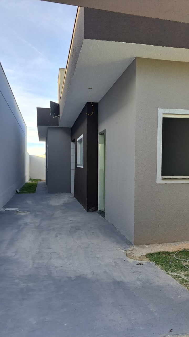 Casa à venda com 2 quartos, 54m² - Foto 1