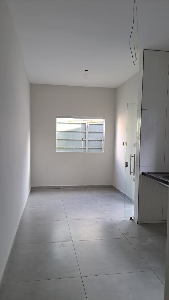 Casa à venda com 2 quartos, 54m² - Foto 2