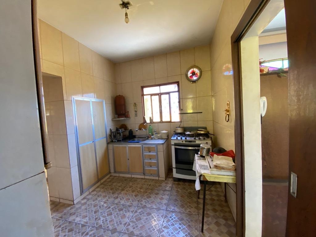 Casa à venda com 3 quartos, 235m² - Foto 9