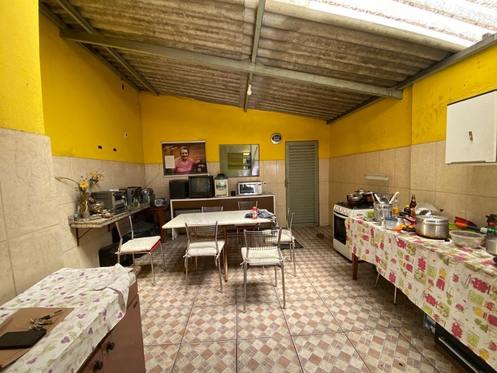 Casa à venda com 3 quartos, 235m² - Foto 13