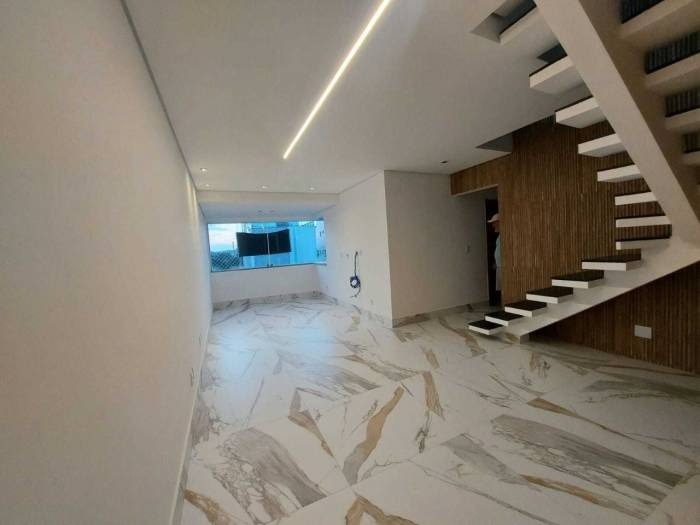 Cobertura à venda com 4 quartos, 245m² - Foto 1