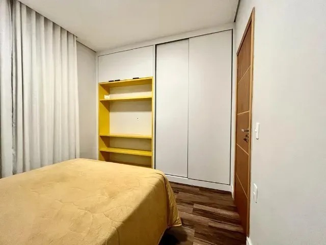 Casa à venda com 5 quartos, 275m² - Foto 4