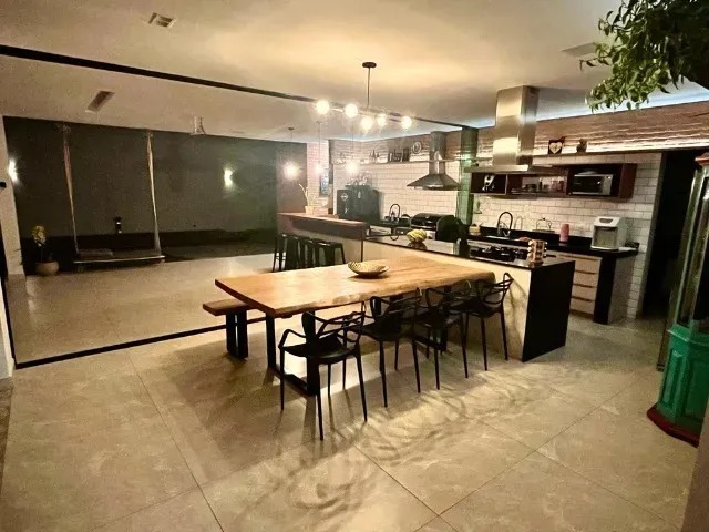 Casa à venda com 5 quartos, 275m² - Foto 7