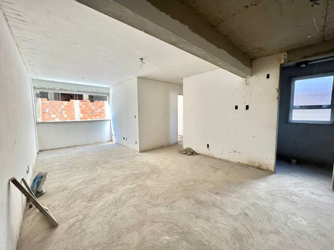 Apartamento à venda com 2 quartos, 65m² - Foto 2