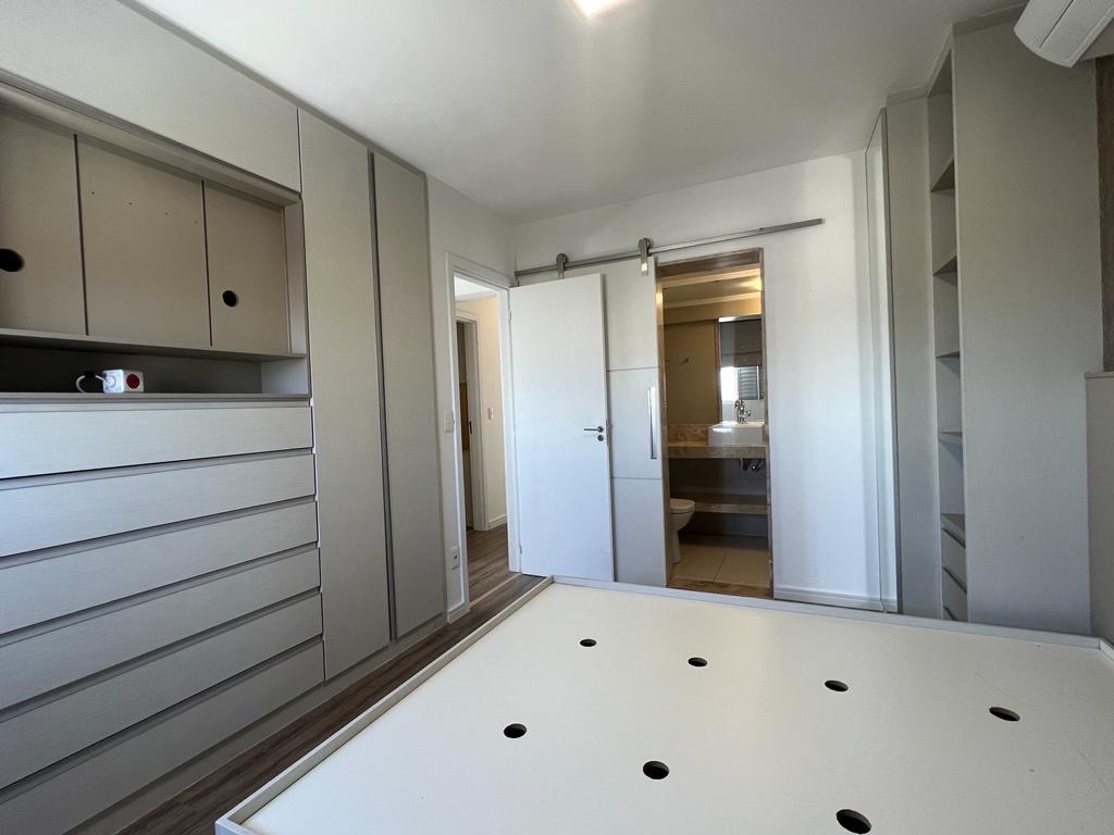 Apartamento à venda com 3 quartos, 95m² - Foto 11