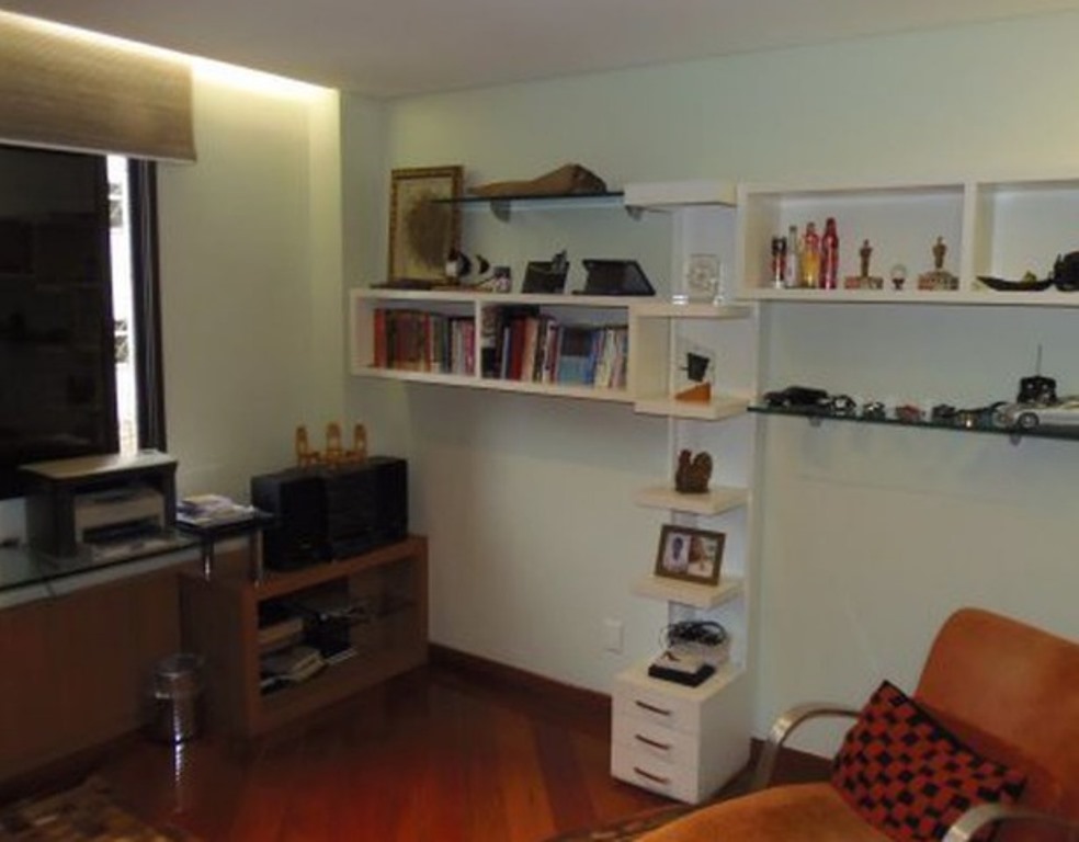 Apartamento à venda com 4 quartos, 196m² - Foto 7