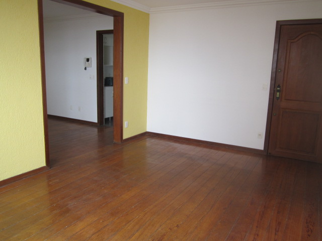 Apartamento à venda com 4 quartos, 135m² - Foto 2