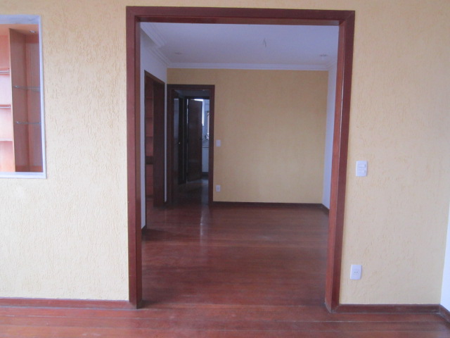 Apartamento à venda com 4 quartos, 135m² - Foto 4